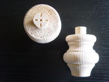 Kleiner Möbelfuß in Tanne